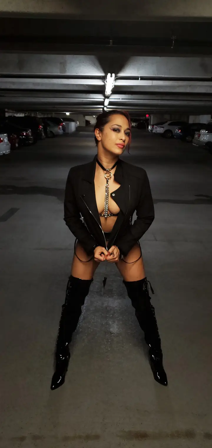 Athena Skky