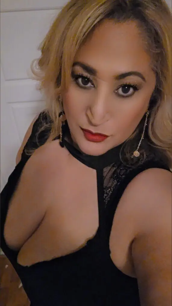 Ms.Curvy.V