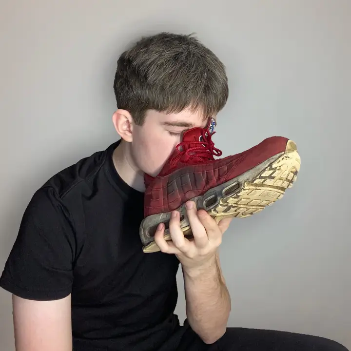 sniff_blacksocks