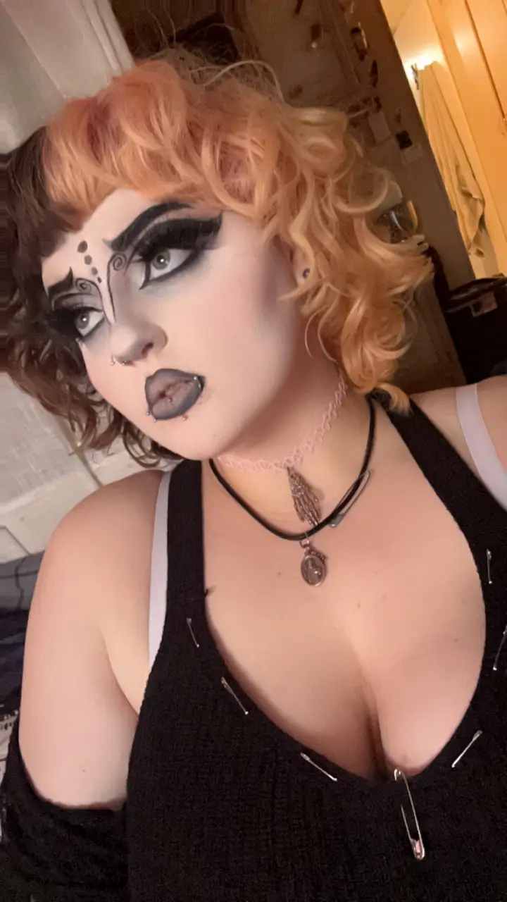 ༒𝓔𝔃𝓮𝓻𝓪𝓱 𝓥𝓮𝓵𝓿𝓮𝓽༒