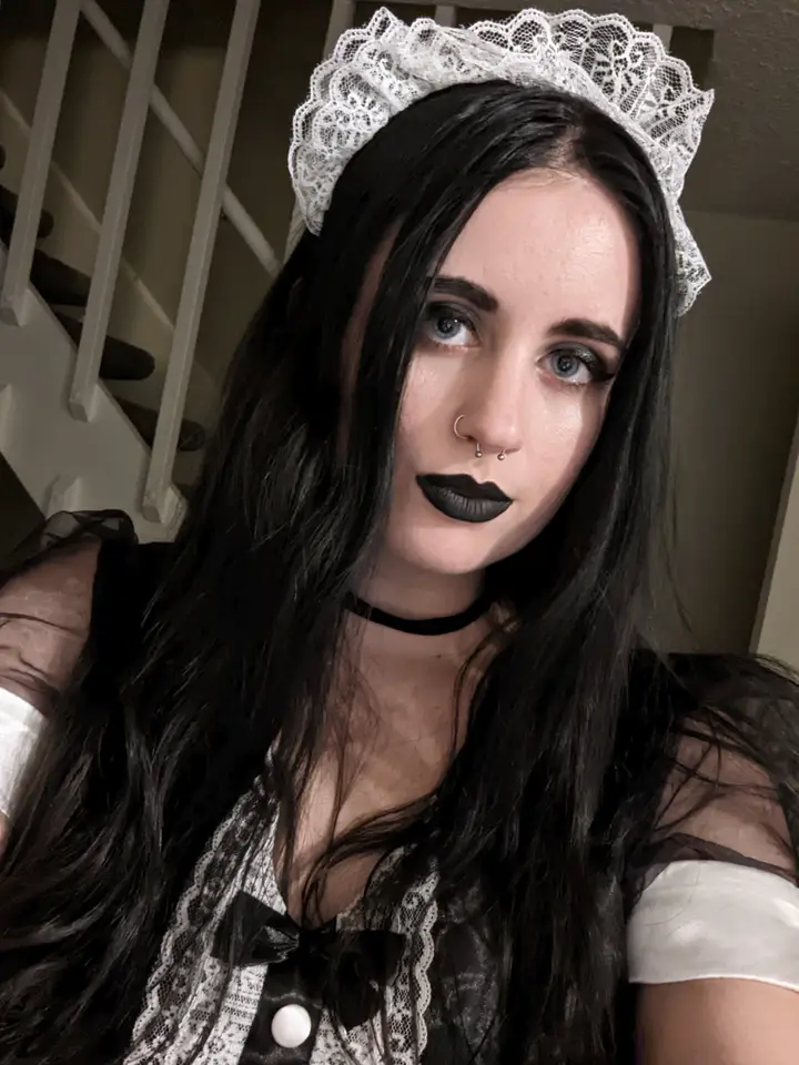 Raven 🦇🖤🦇
