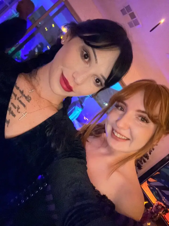 (Eve &amp; Ginger) JOIN VIP