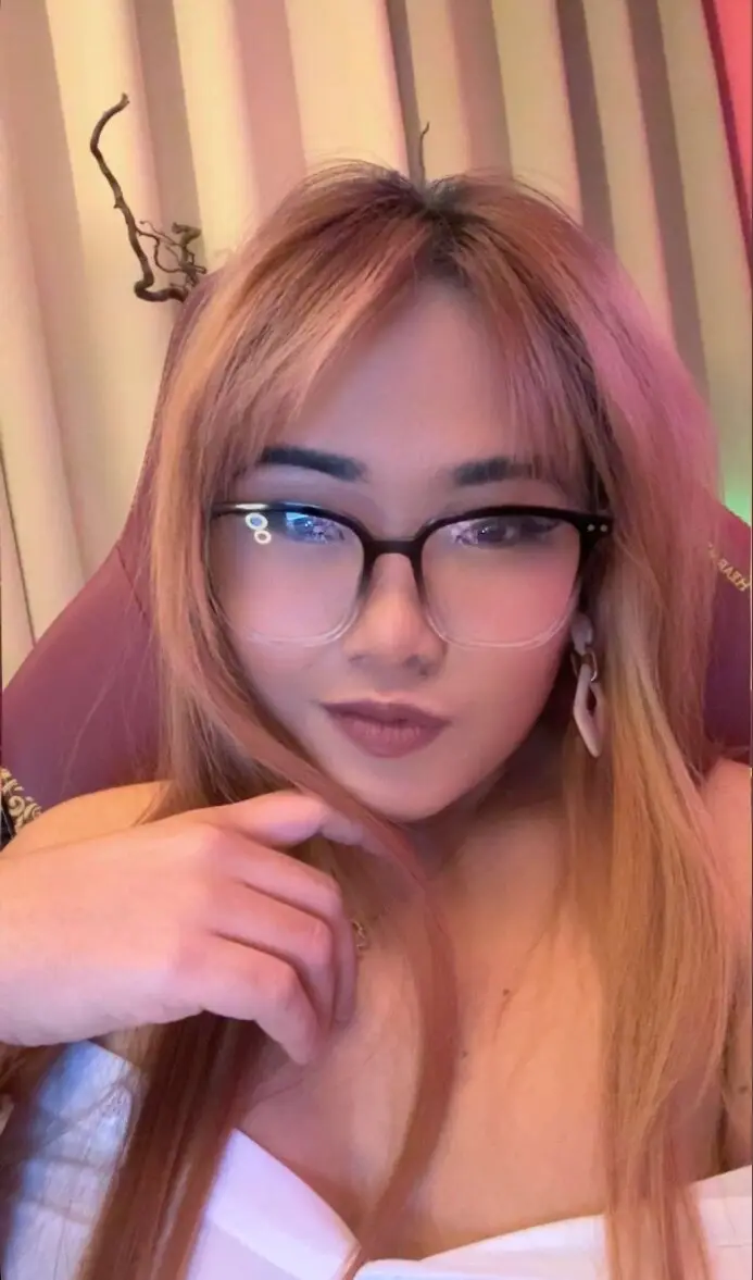 🦋 Asiannabi 🦋