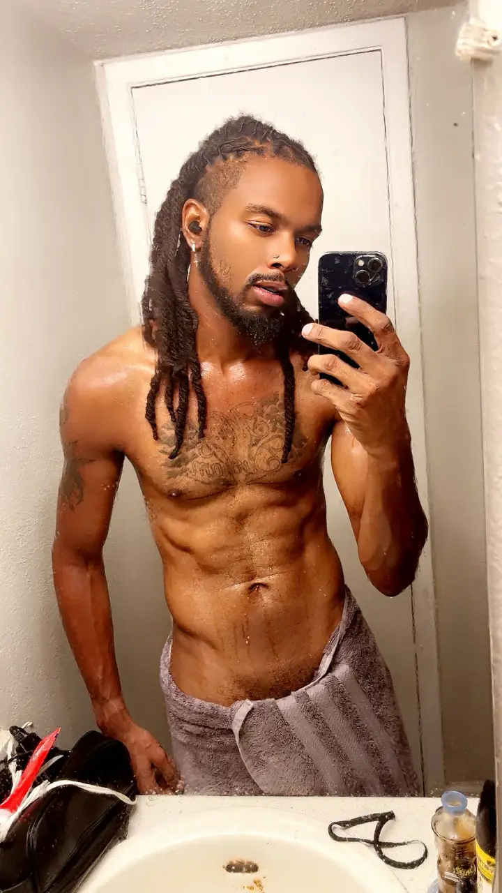 A Handsome demon 👑👅😈
