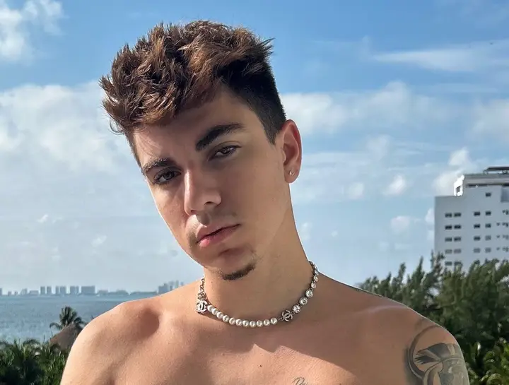 Logan Foxx😈