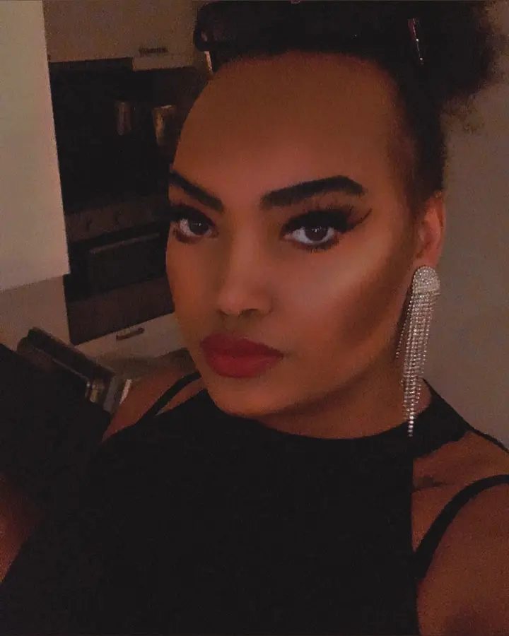 QueenB