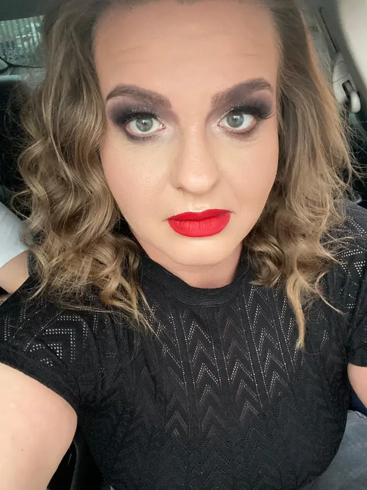 Blondy Red lips