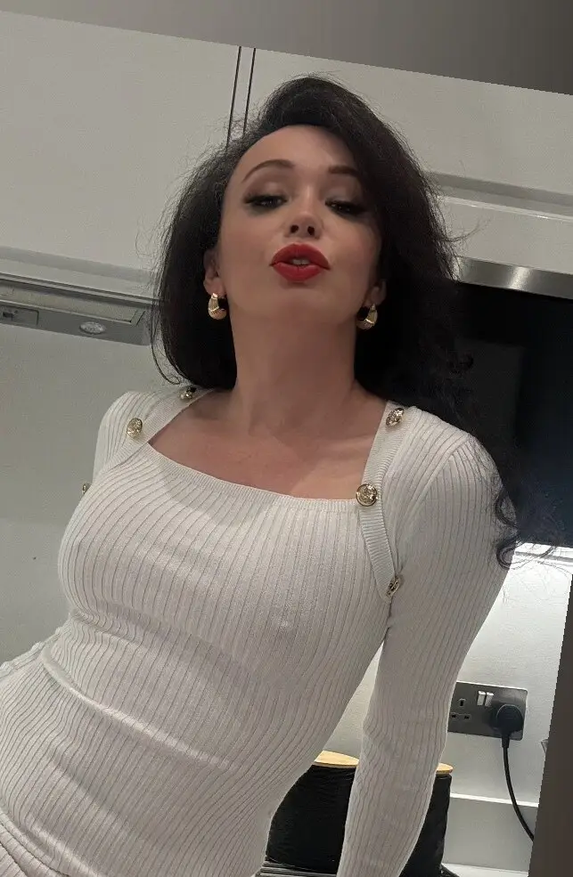 ♦️Alluring  Adora🦋UK AMATEUR VIDS  ♦️♥️🟦