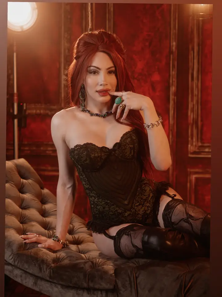 Ariel Demure