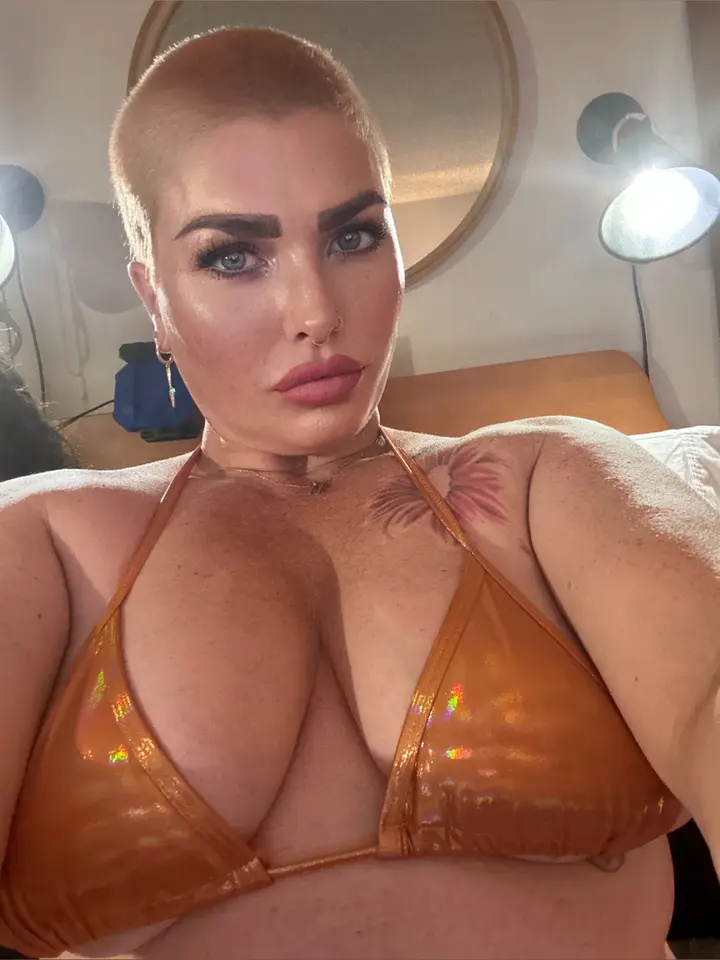 Hot Step Mom🌿🤍