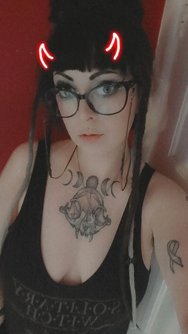 Your Goth Nerd𖤐