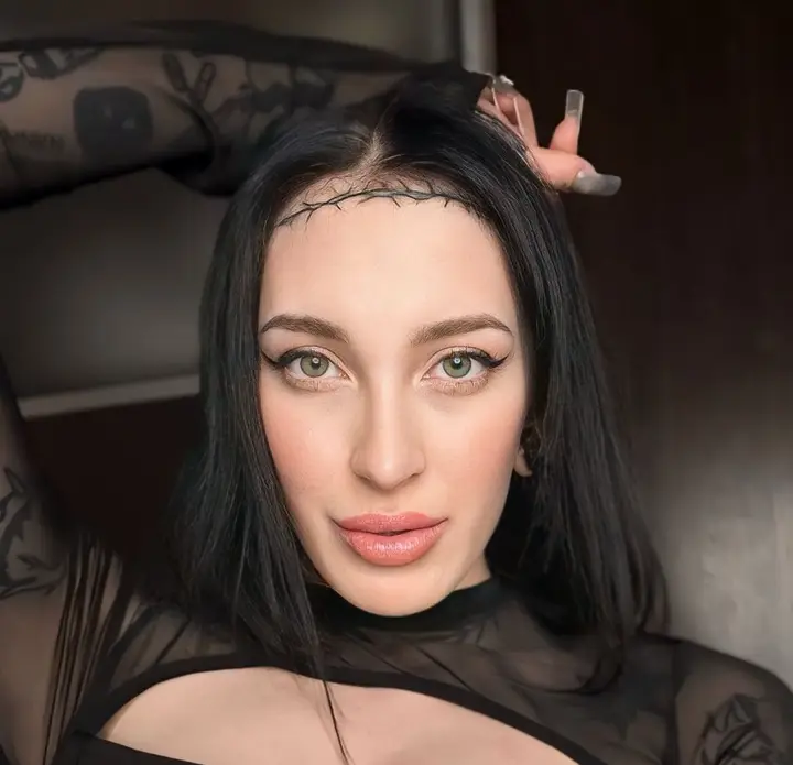 Sarah Black 🖤