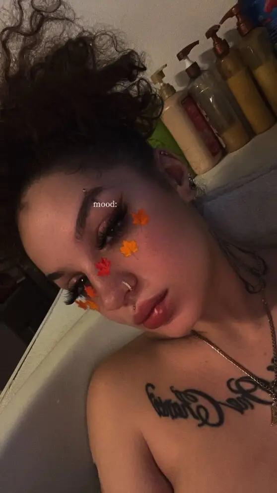 Milliani_Neona