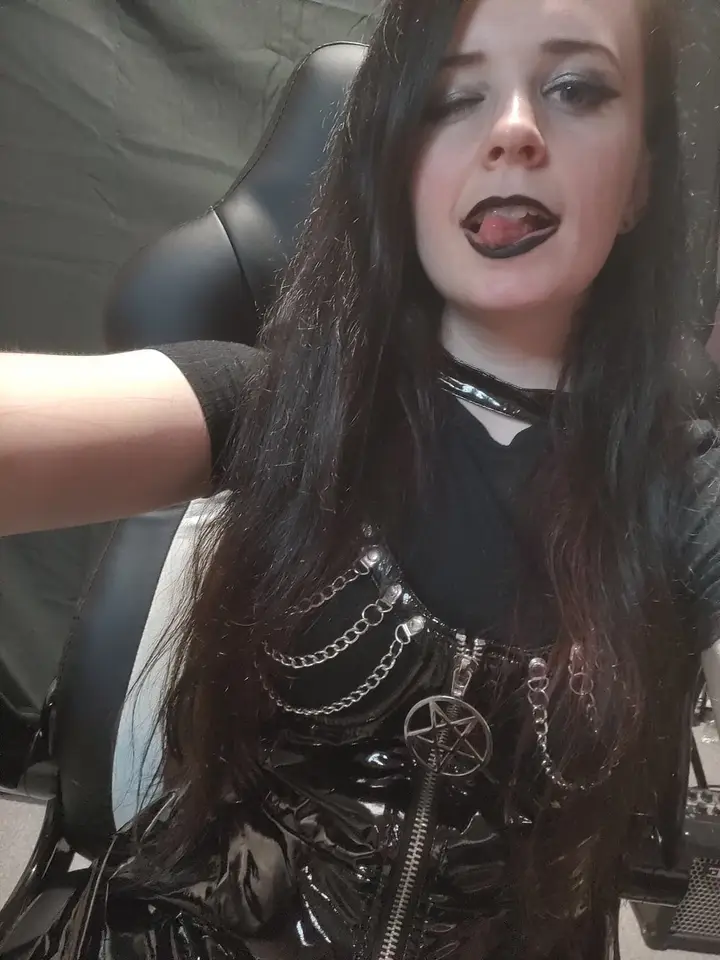 👑Queen of Darkness👑